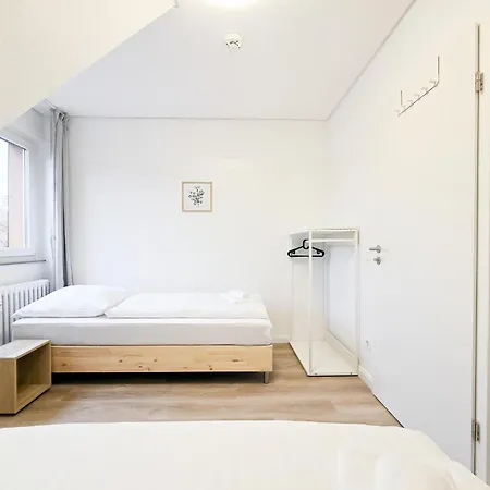 Tolstov - 3 Schlafzimmer - Küche - 25 Min Messe Dus Apartment