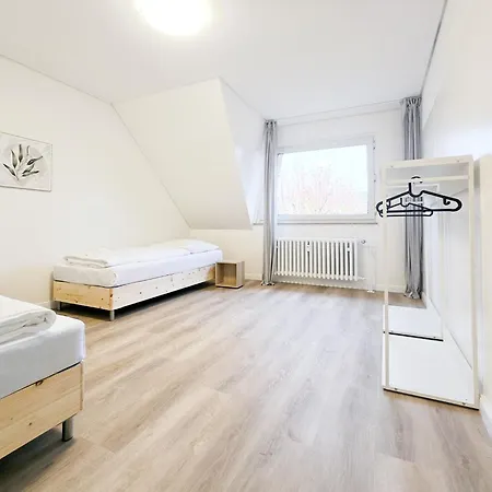 Tolstov - 3 Schlafzimmer - Küche - 25 Min Messe Dus Apartment *