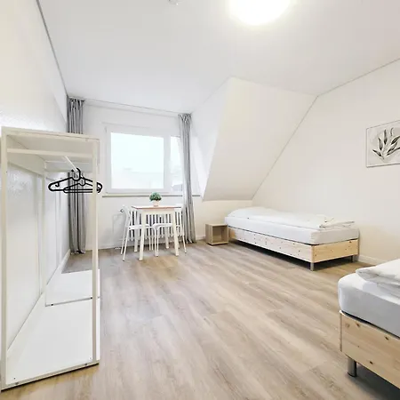 Tolstov - 3 Schlafzimmer - Küche - 25 Min Messe Dus Apartment Duisburg